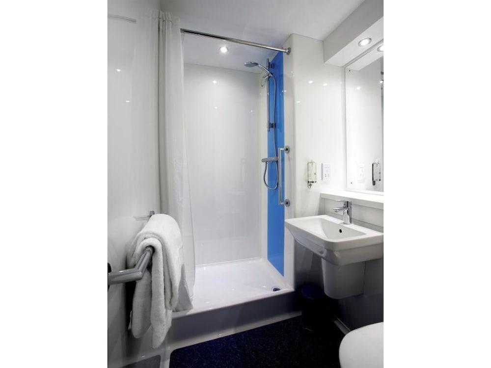 Travelodge Bristol Central Anchor Road Esterno foto