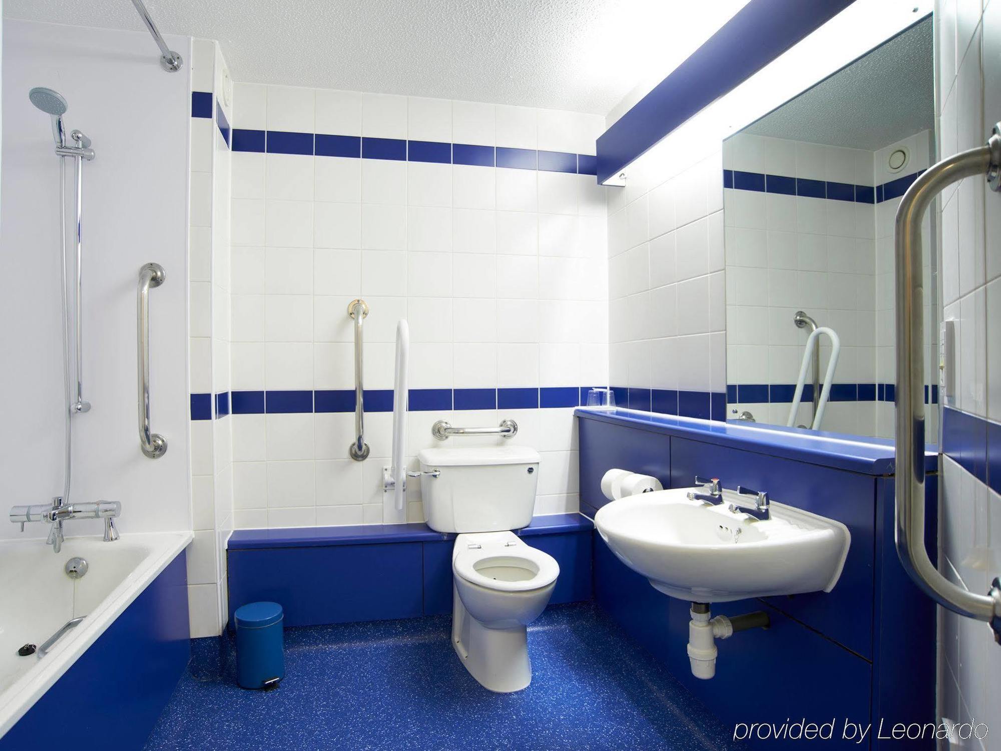 Travelodge Bristol Central Anchor Road Esterno foto